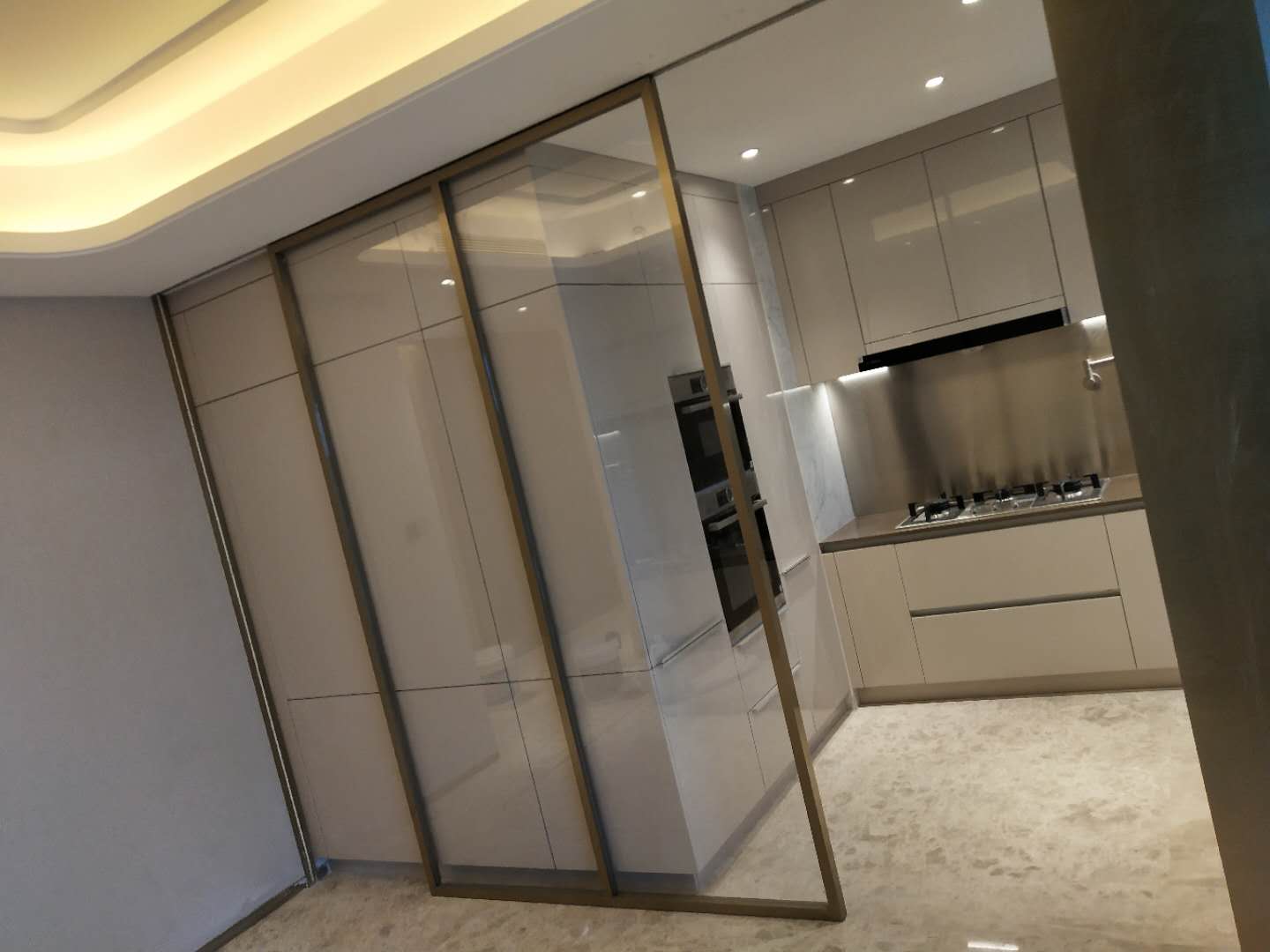 不锈钢玻璃推拉门