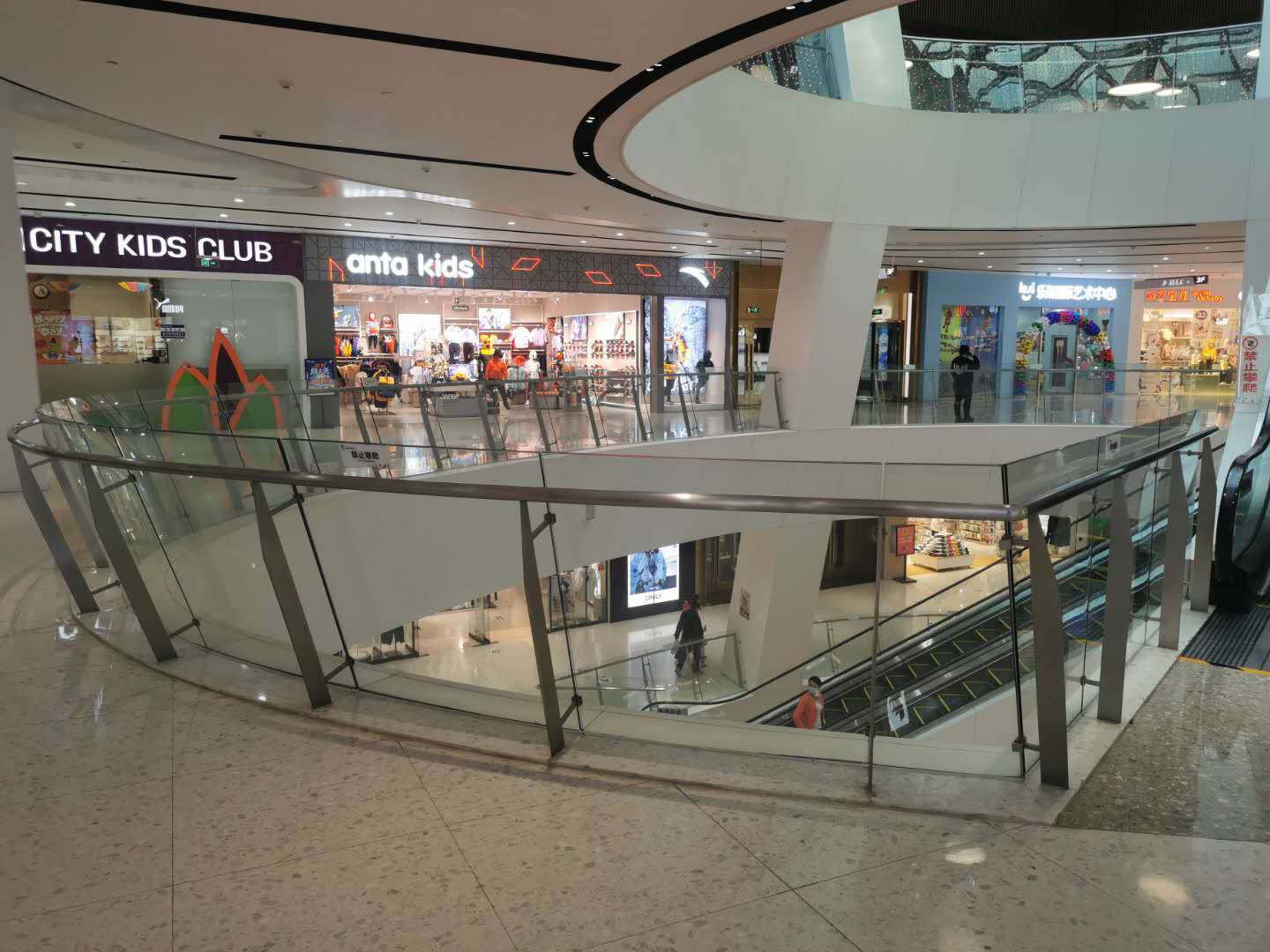 万科旧宫地铁站